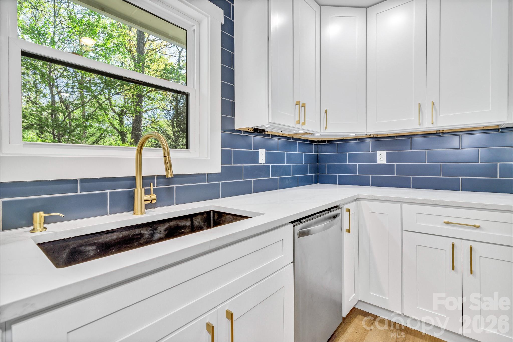 7 Angus Lane Asheville NC 28805