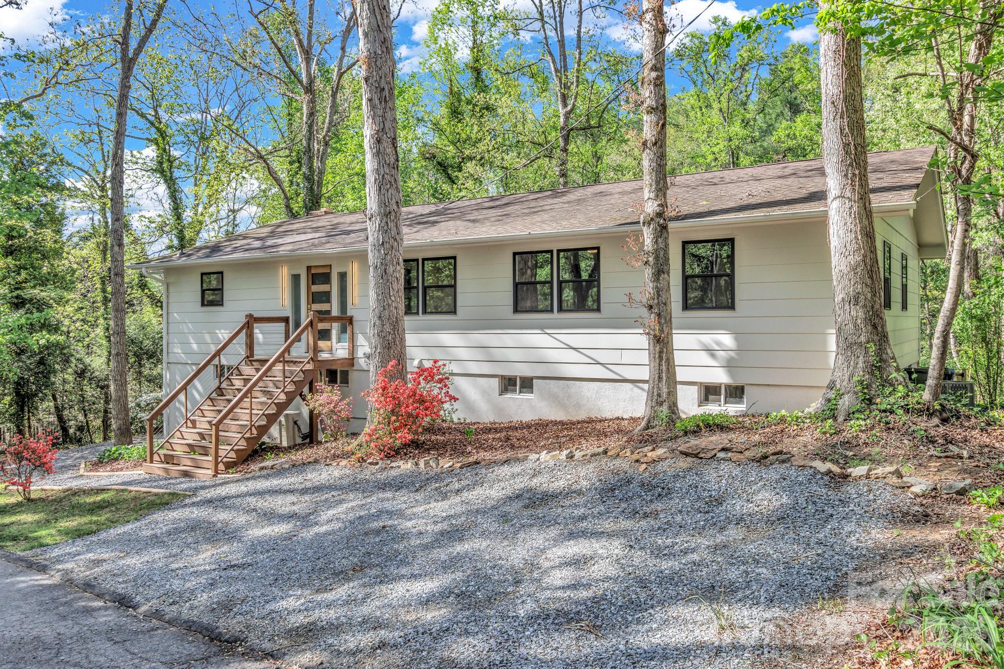 7 Angus Lane Asheville NC 28805