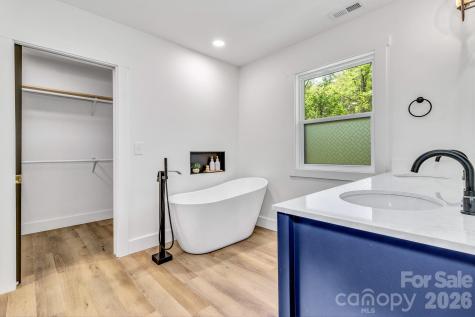 7 Angus Lane Asheville NC 28805