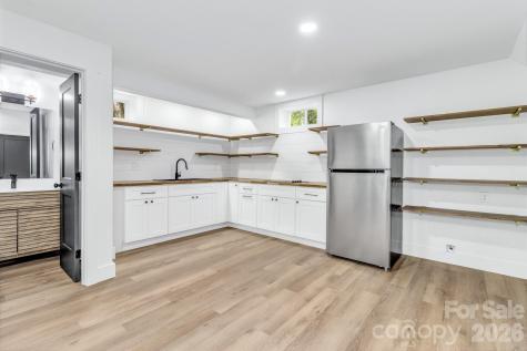 7 Angus Lane Asheville NC 28805