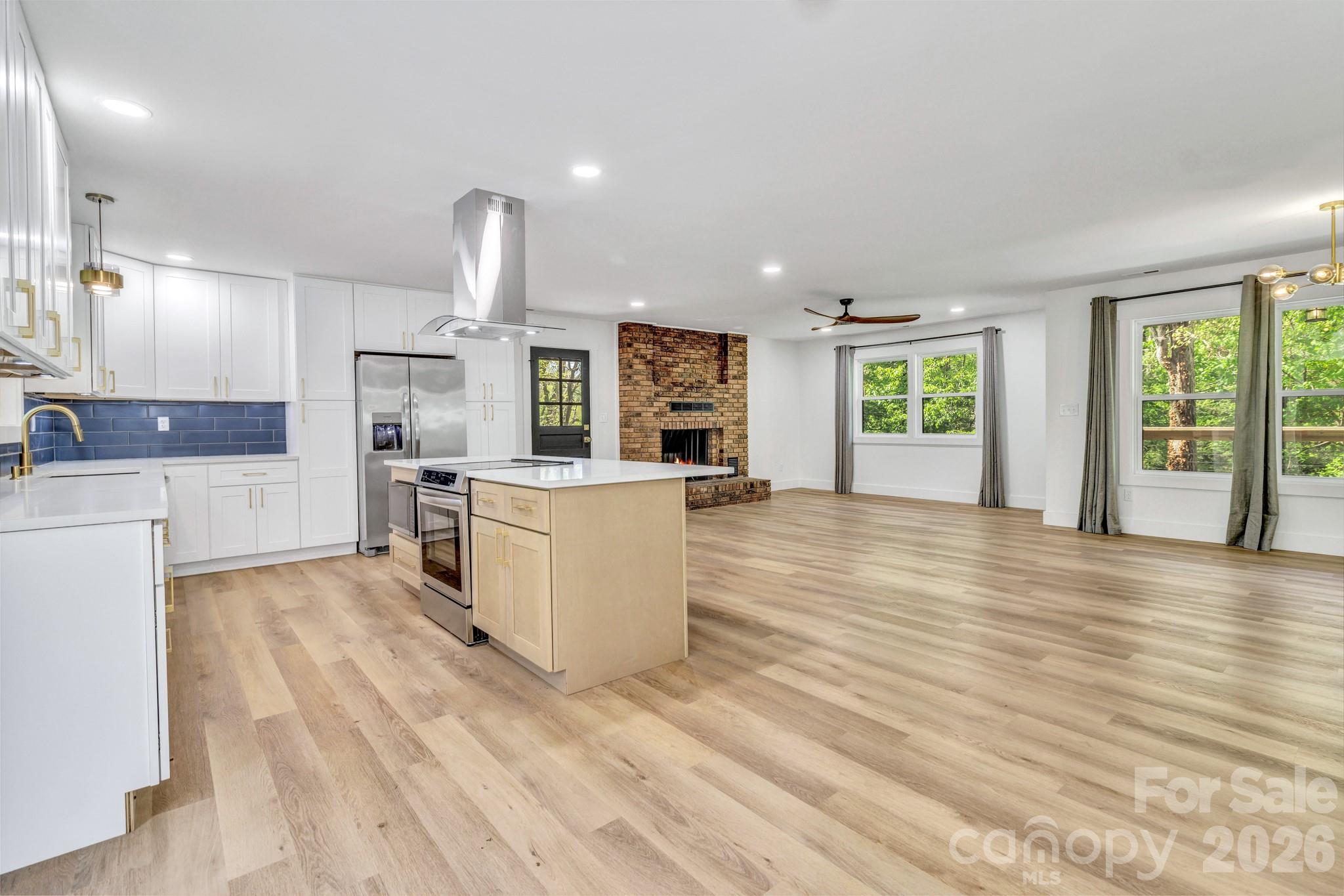 7 Angus Lane Asheville NC 28805