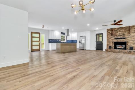 7 Angus Lane Asheville NC 28805