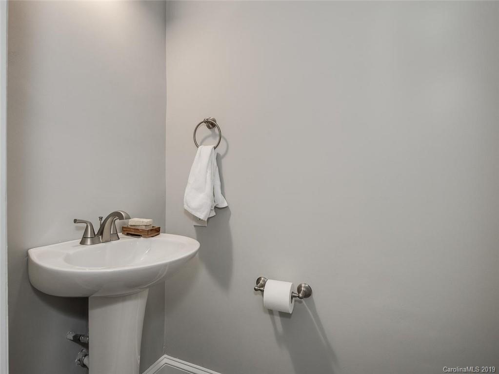 2711 Inverness Road Charlotte NC 28209