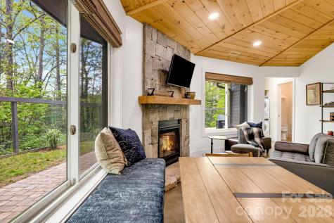 16 Caddis Court Marshall NC 28753