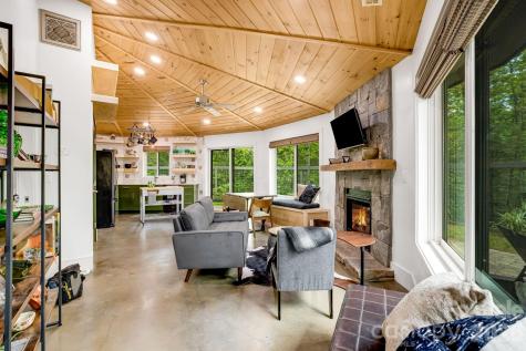 16 Caddis Court Marshall NC 28753