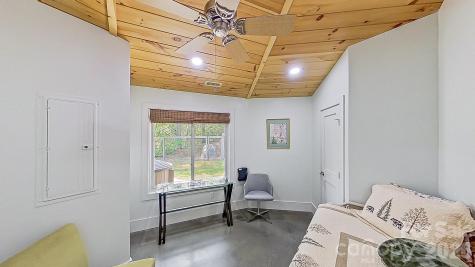 16 Caddis Court Marshall NC 28753