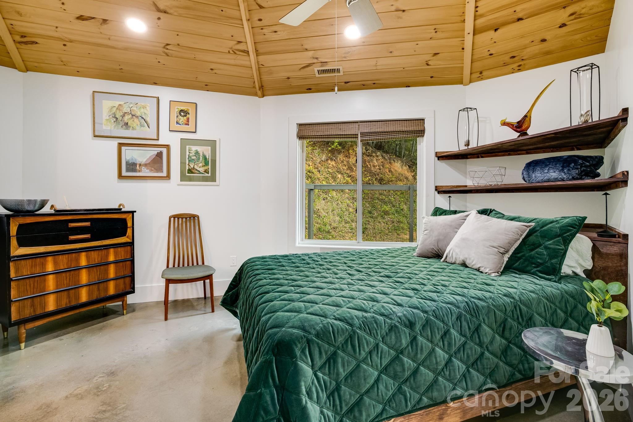 16 Caddis Court Marshall NC 28753