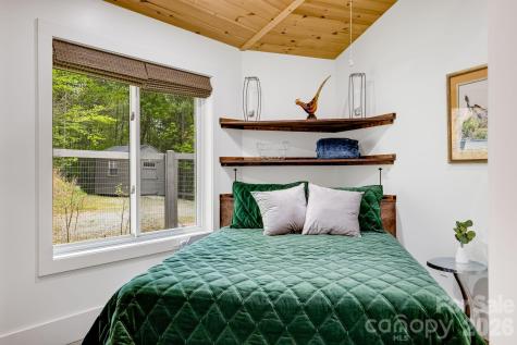 16 Caddis Court Marshall NC 28753