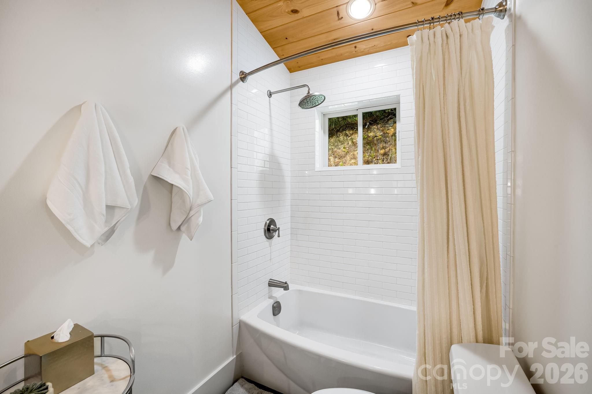 16 Caddis Court Marshall NC 28753