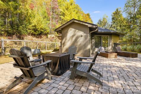 16 Caddis Court Marshall NC 28753