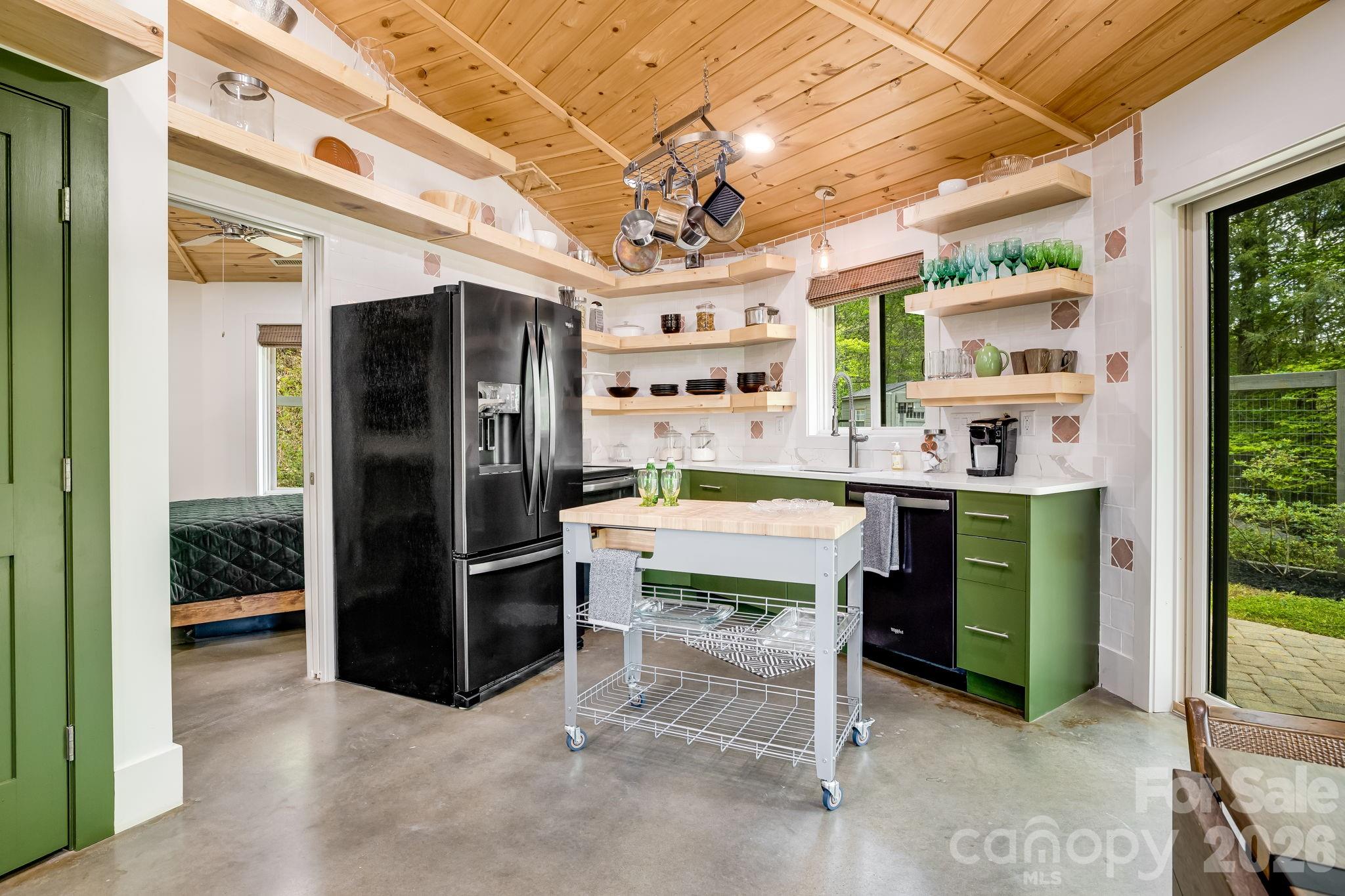 16 Caddis Court Marshall NC 28753