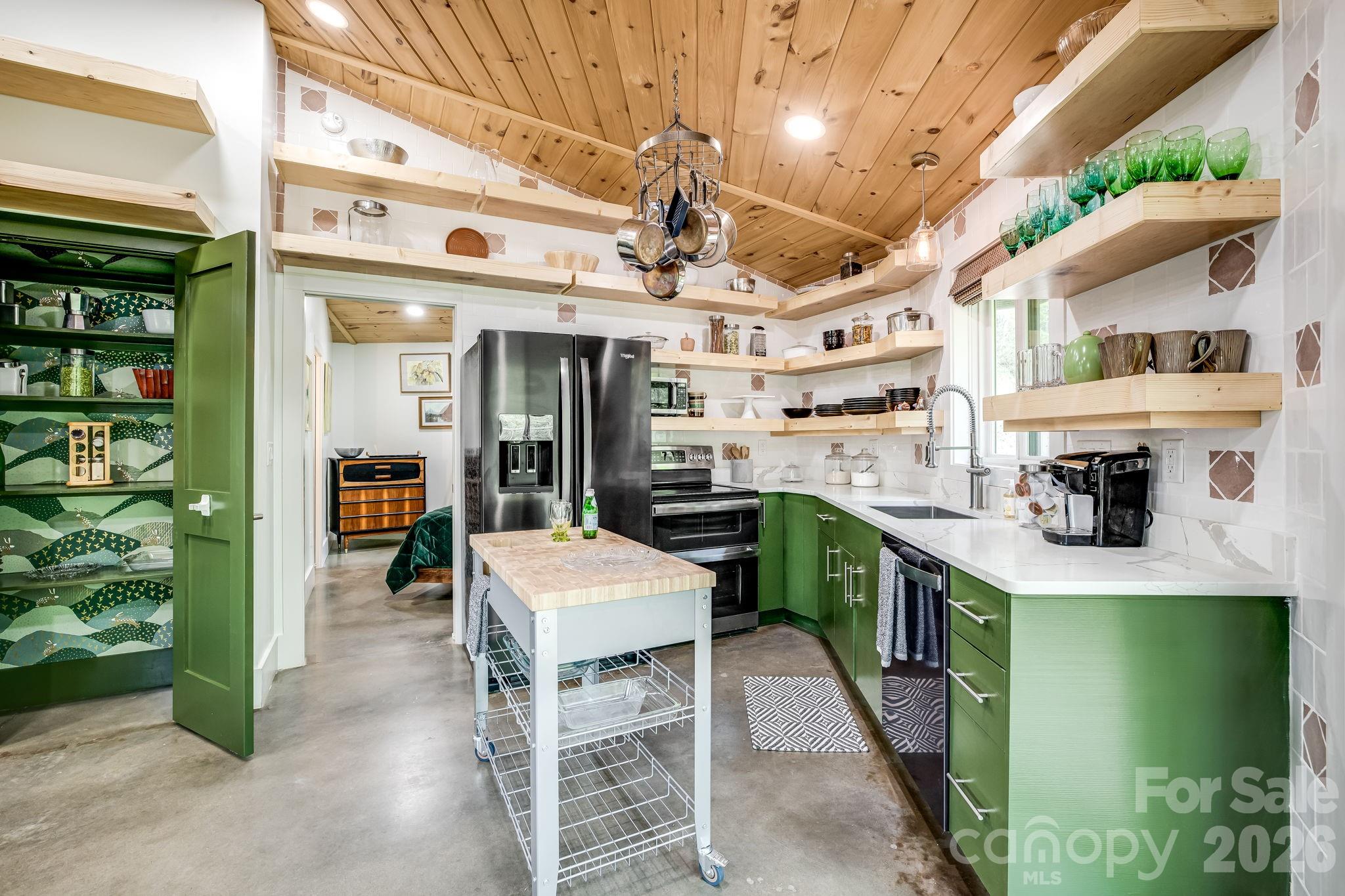 16 Caddis Court Marshall NC 28753