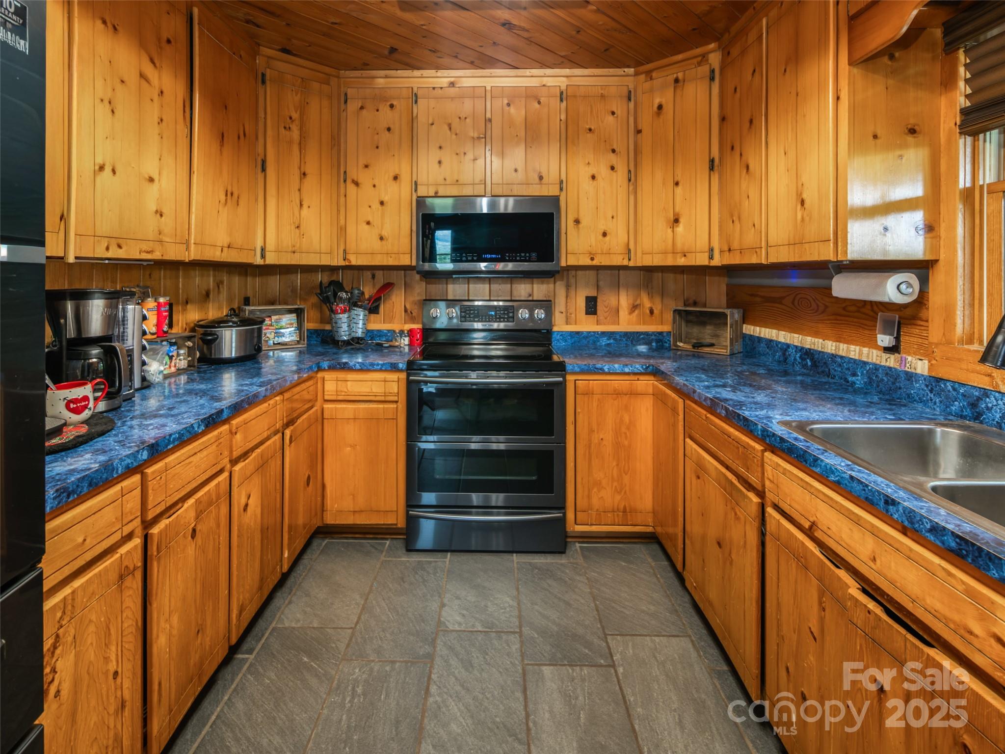 50 Holland Ridge Drive Candler NC 28715