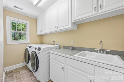 209 37th Avenue Place NW Hickory NC 28601