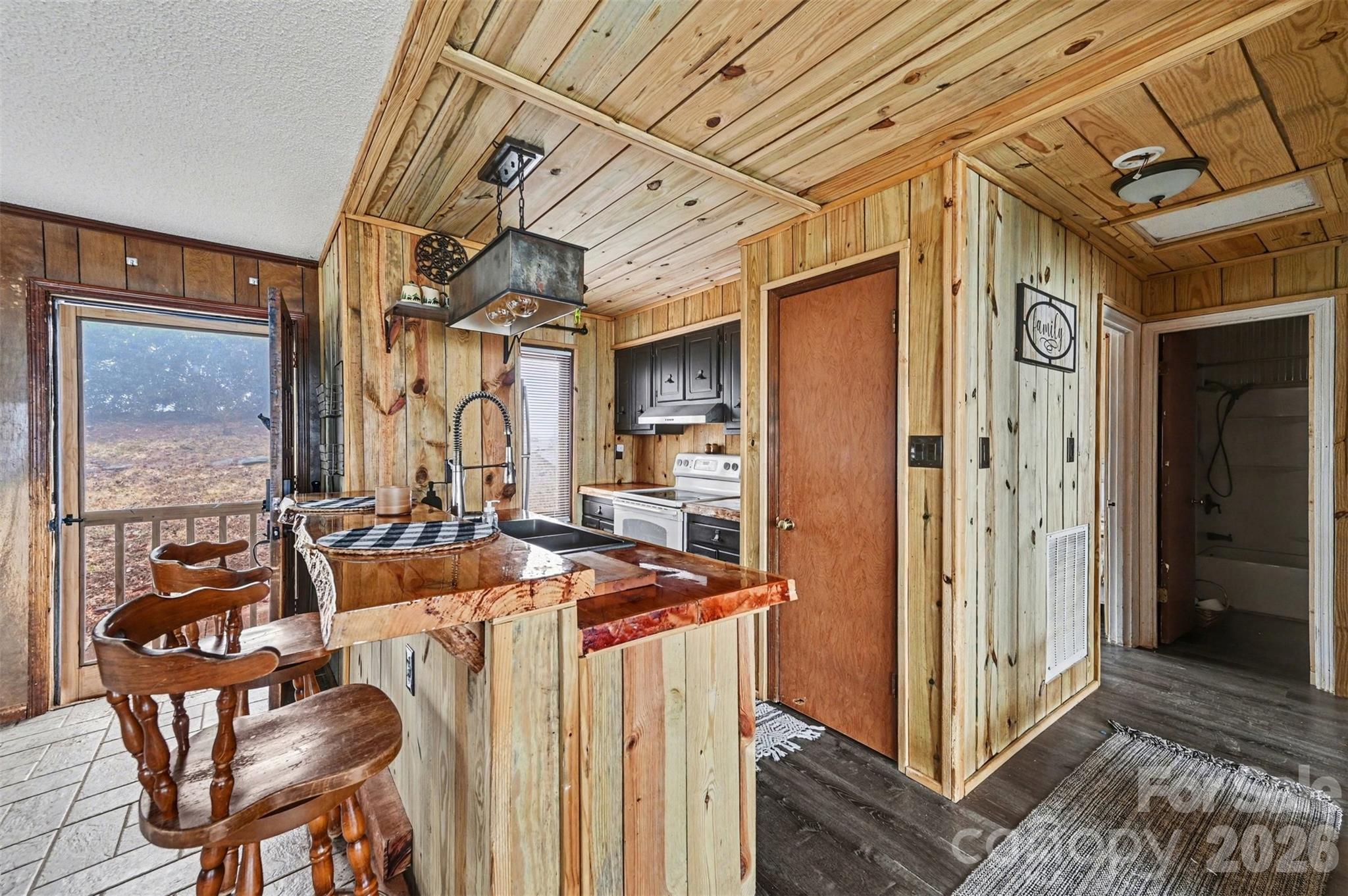 5495 Pine Ridge Drive Connelly Springs NC 28612