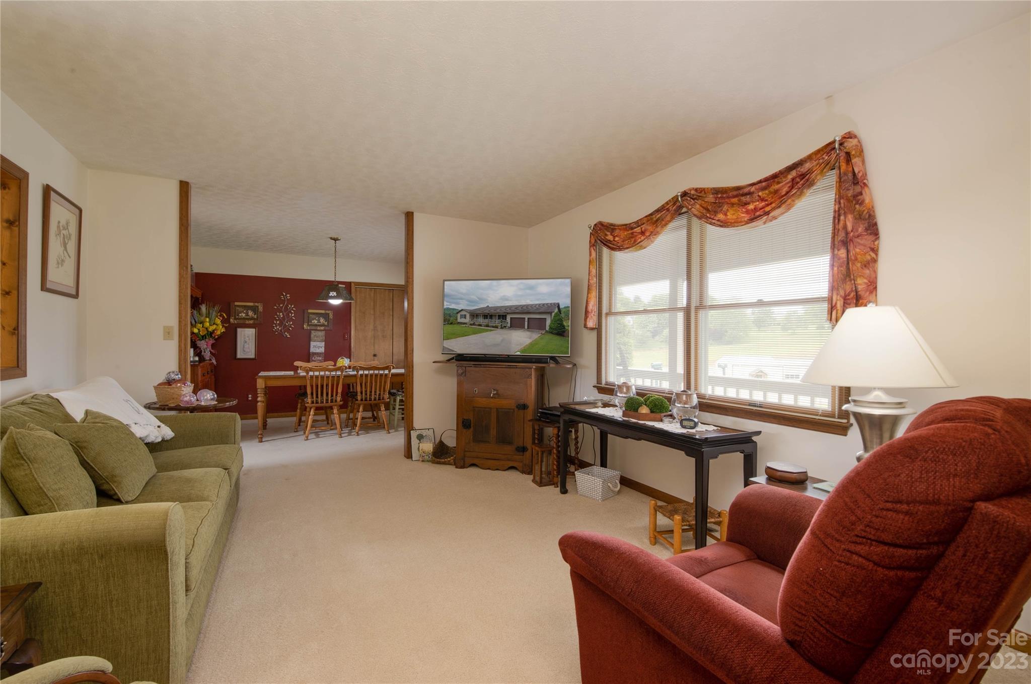 60 River Run Lane Burnsville NC 28714