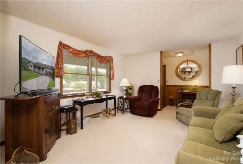 60 River Run Lane Burnsville NC 28714