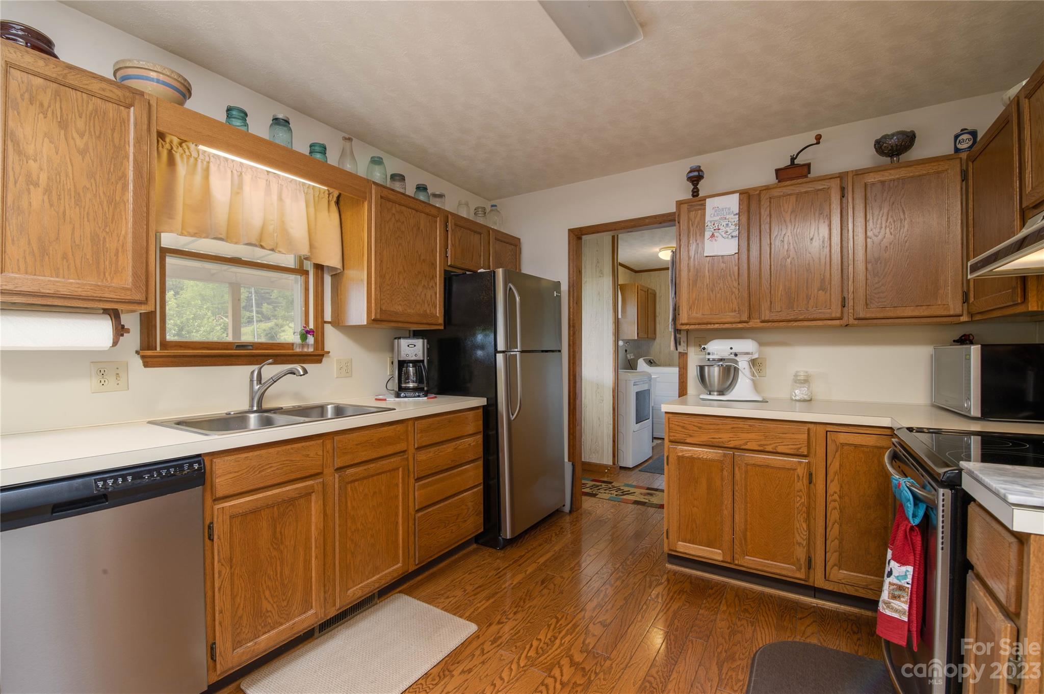 60 River Run Lane Burnsville NC 28714