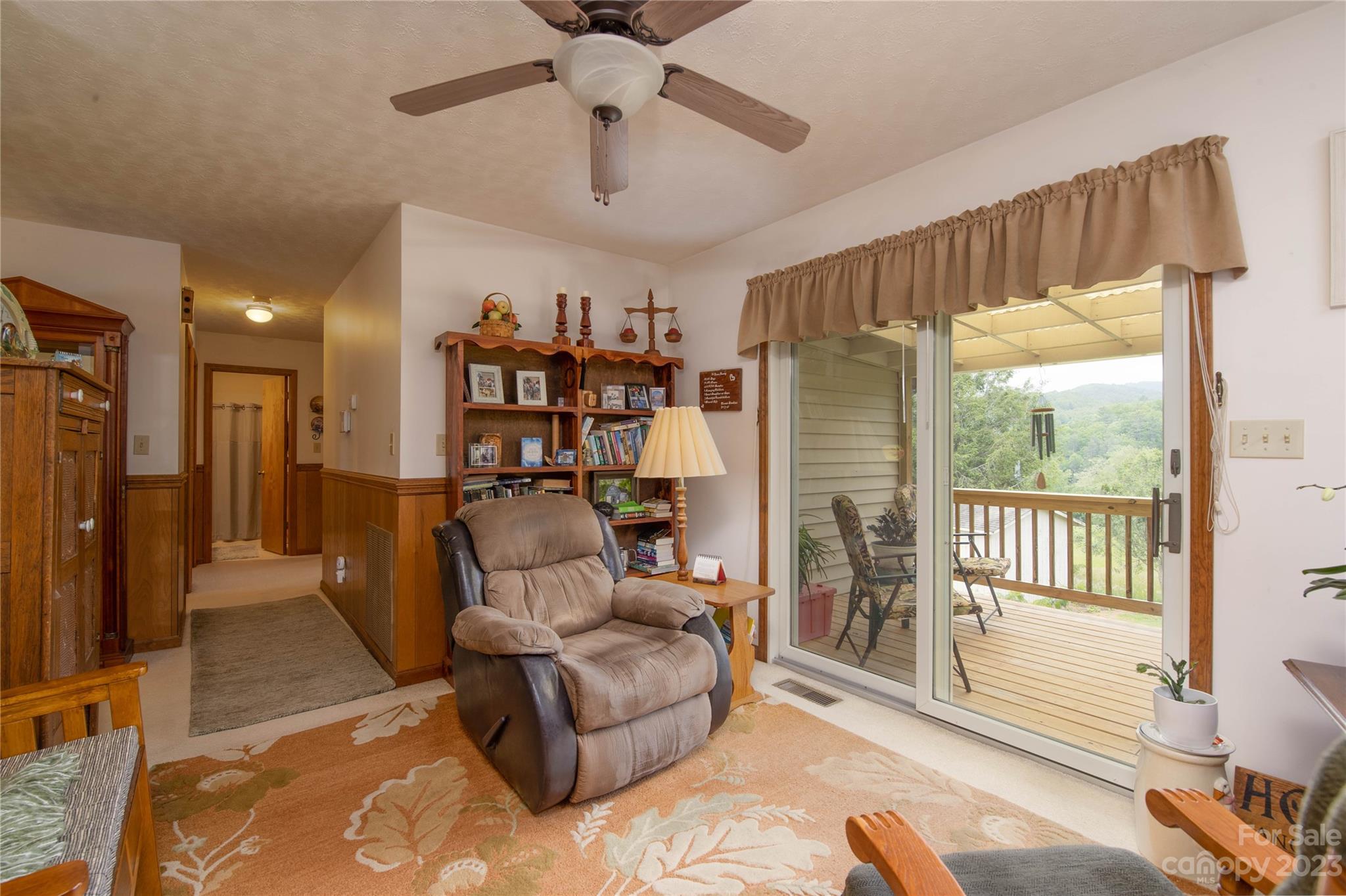 60 River Run Lane Burnsville NC 28714