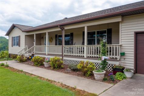 60 River Run Lane Burnsville NC 28714