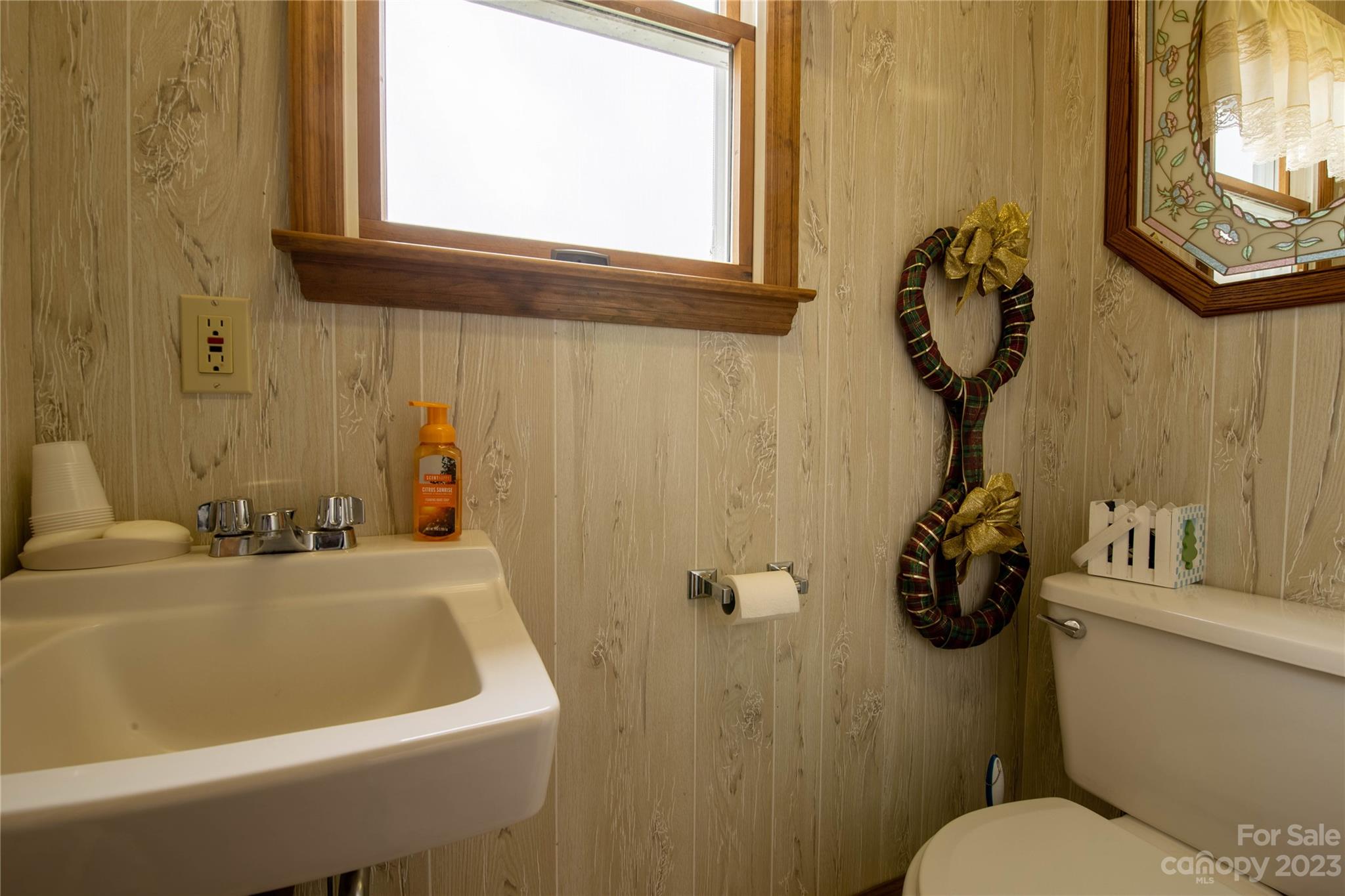 60 River Run Lane Burnsville NC 28714