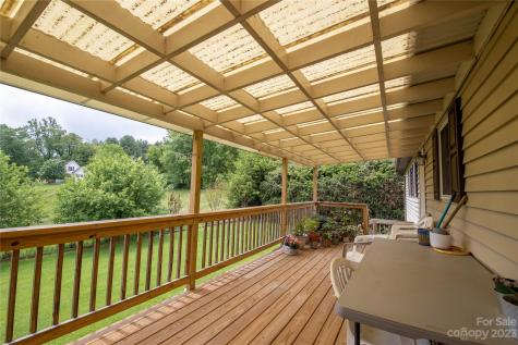 60 River Run Lane Burnsville NC 28714