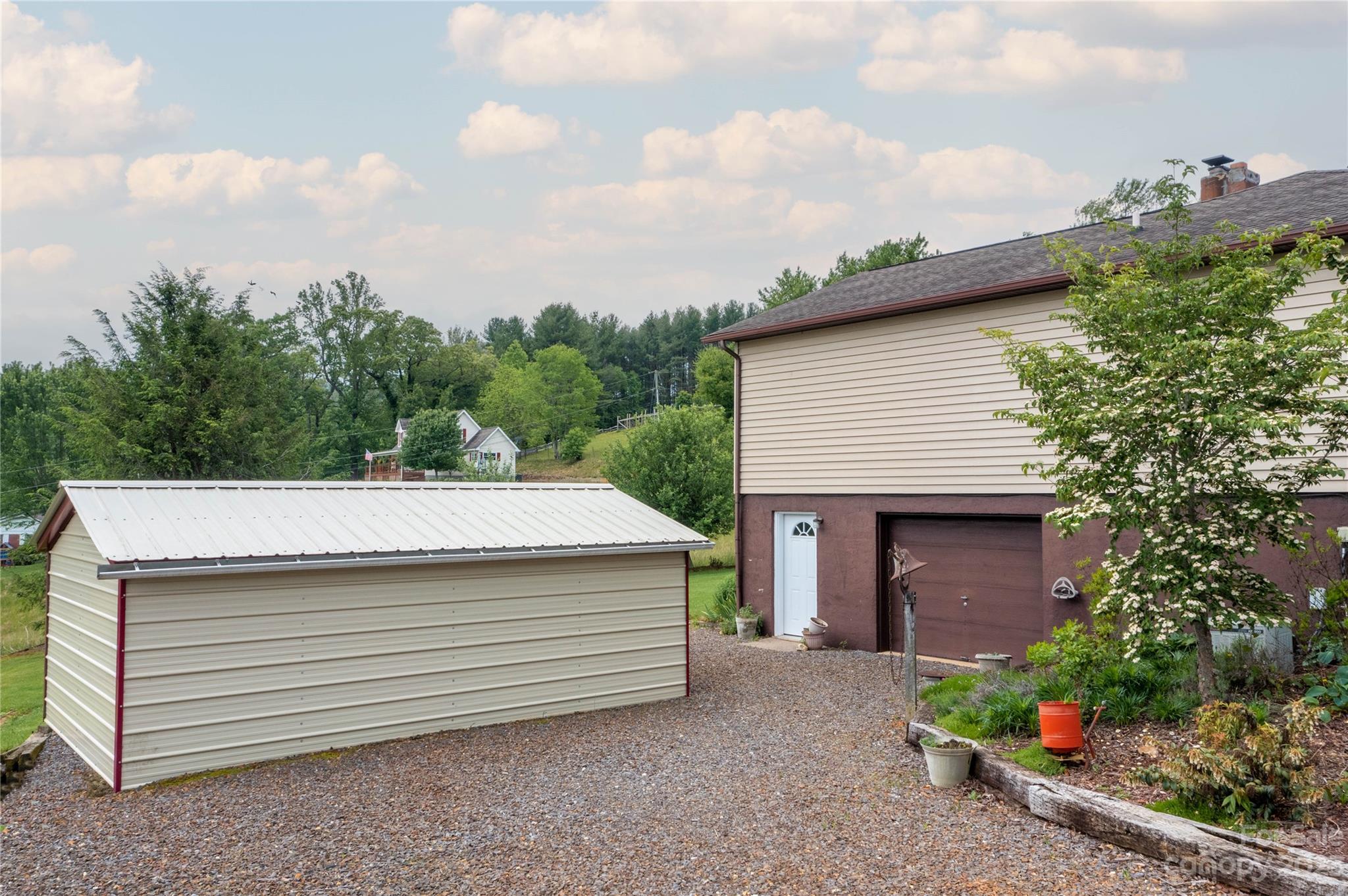 60 River Run Lane Burnsville NC 28714