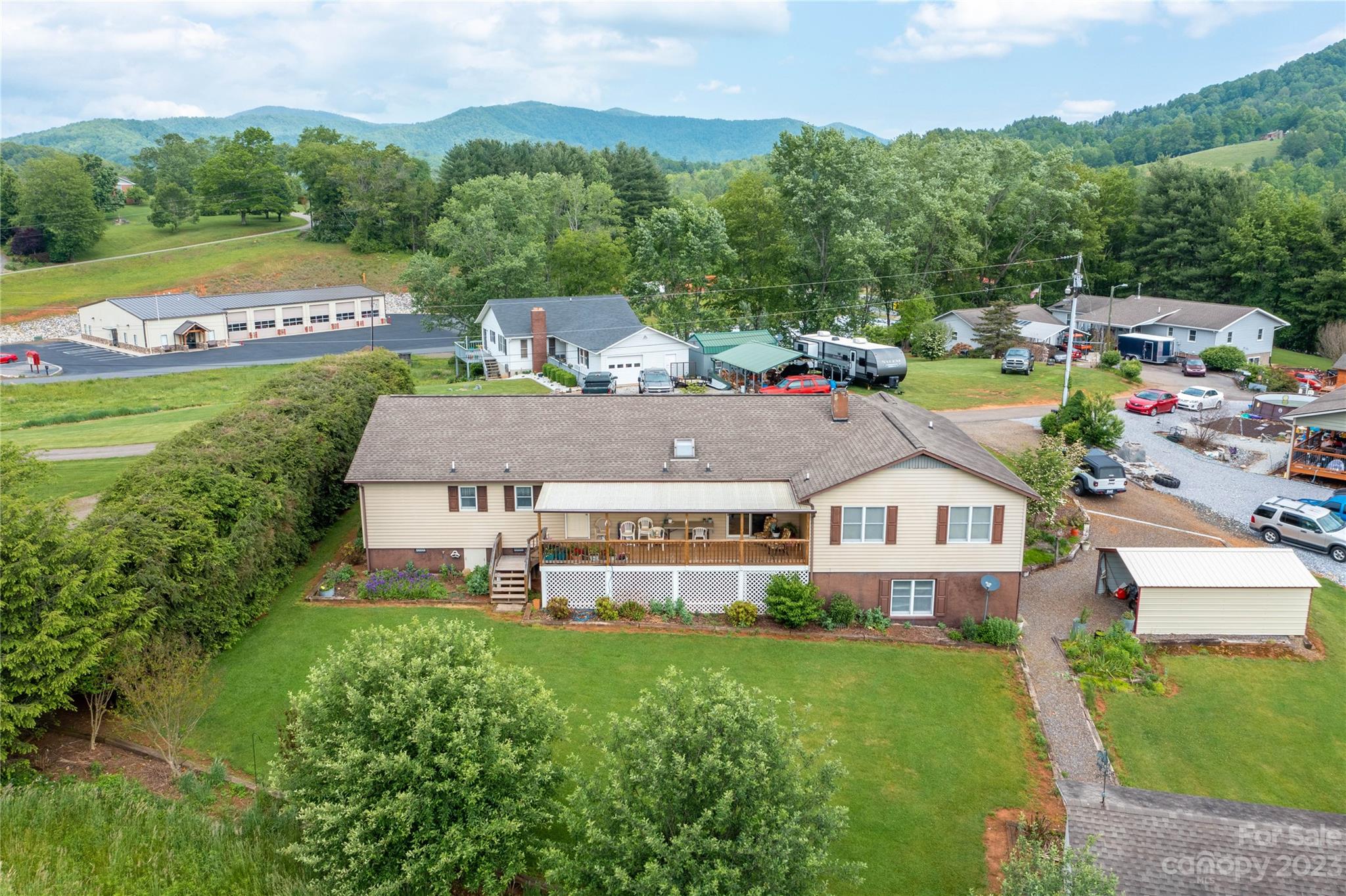60 River Run Lane Burnsville NC 28714