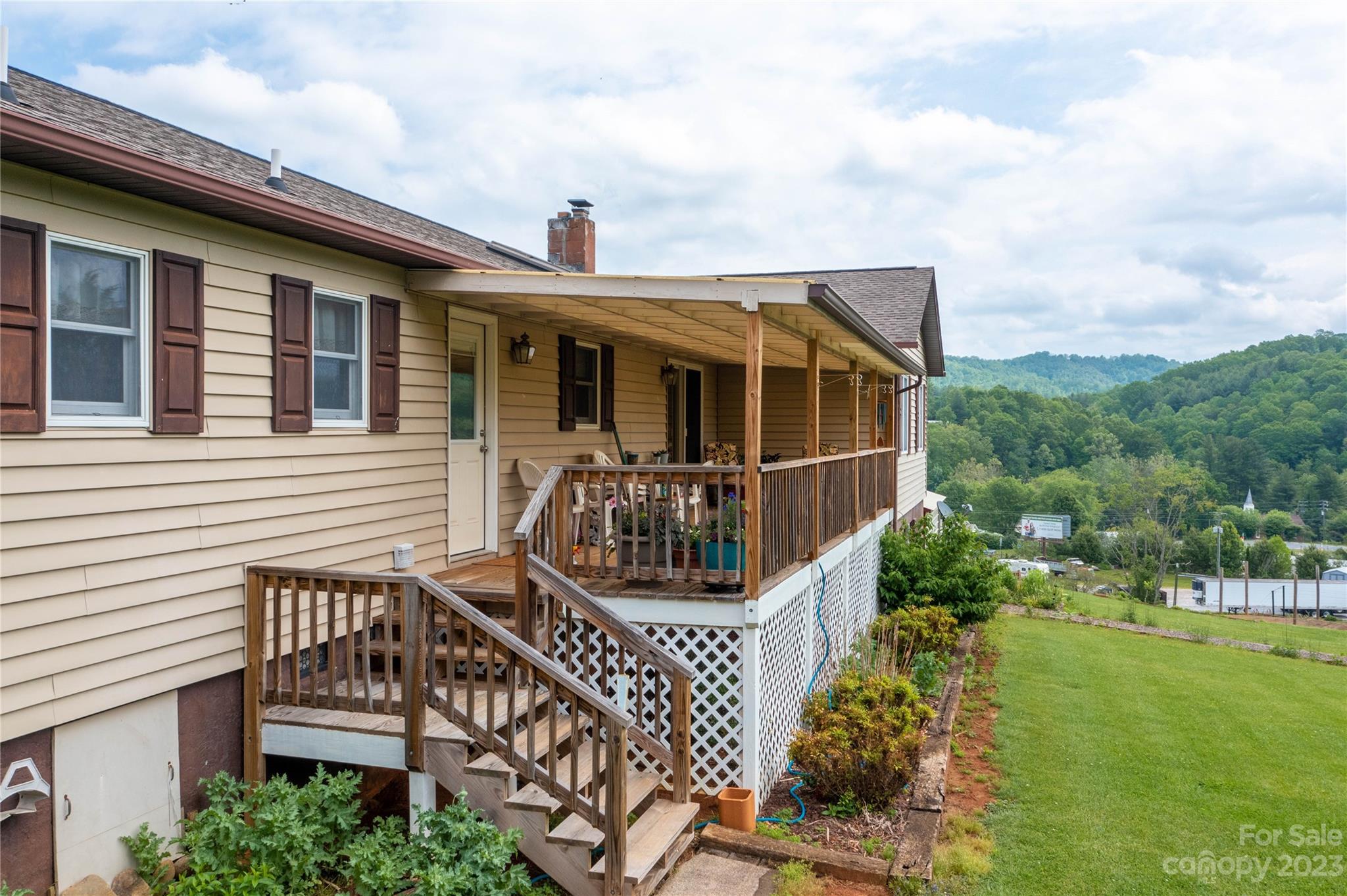 60 River Run Lane Burnsville NC 28714