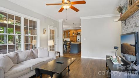 5212 Shannamara Drive Matthews NC 28104