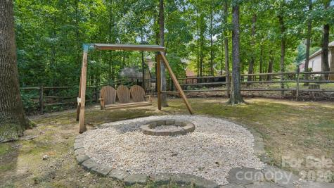 5212 Shannamara Drive Matthews NC 28104