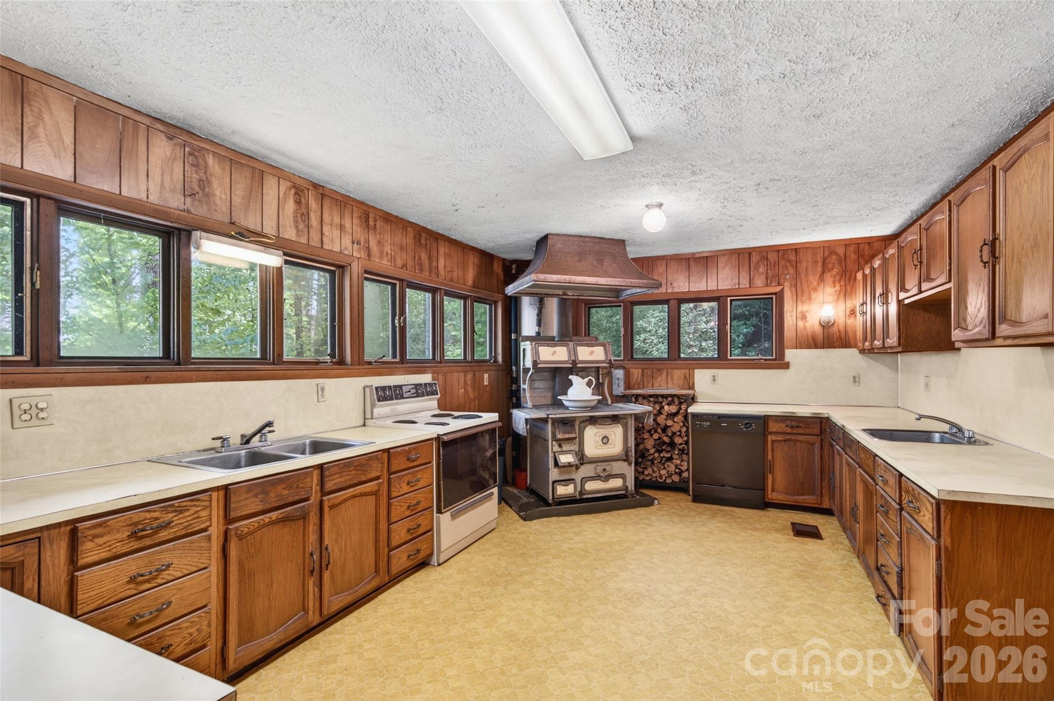 451 Signal Tree Road Deep Gap NC 28618