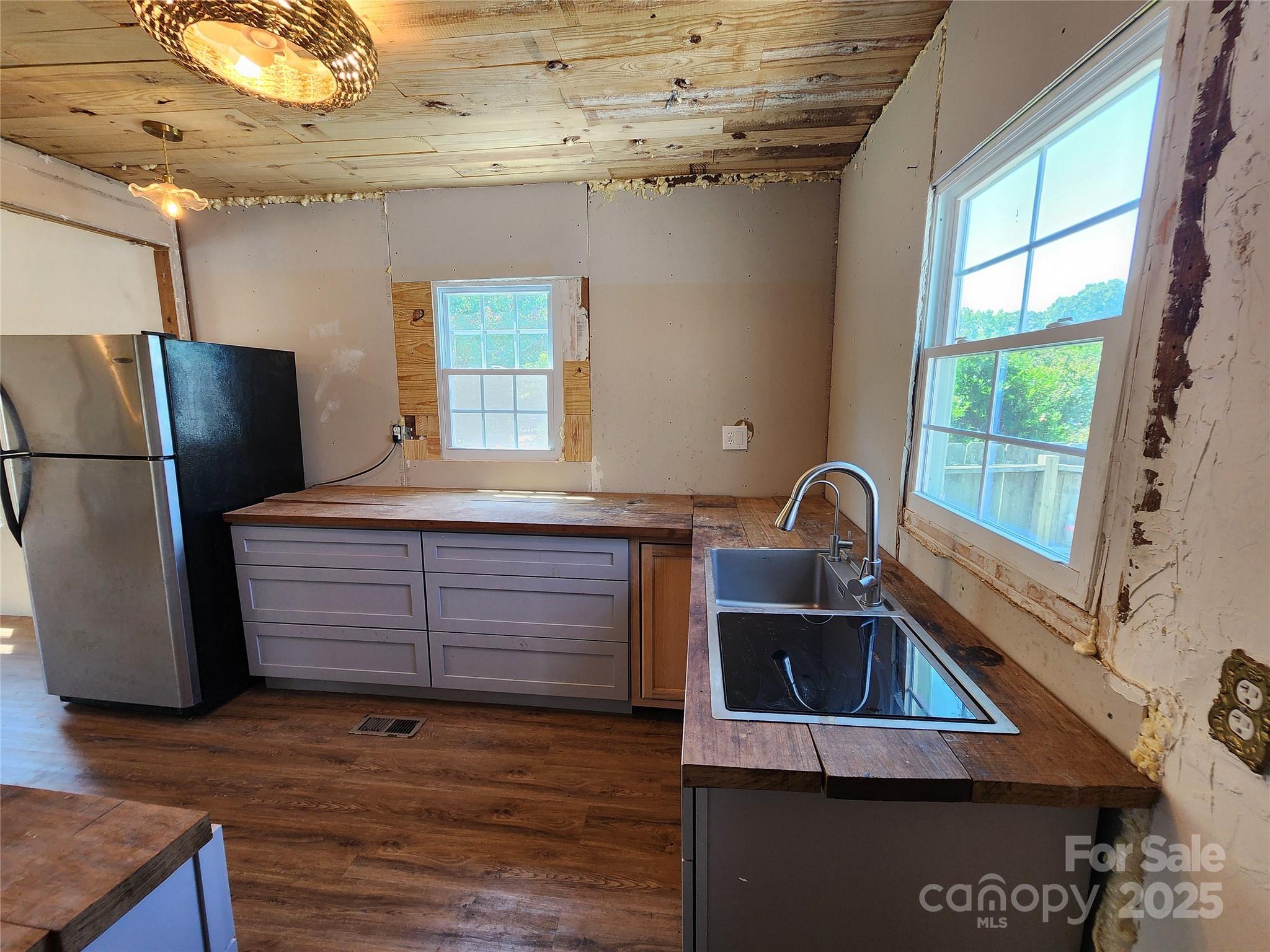 1004 S Ridge Avenue Kannapolis NC 28083