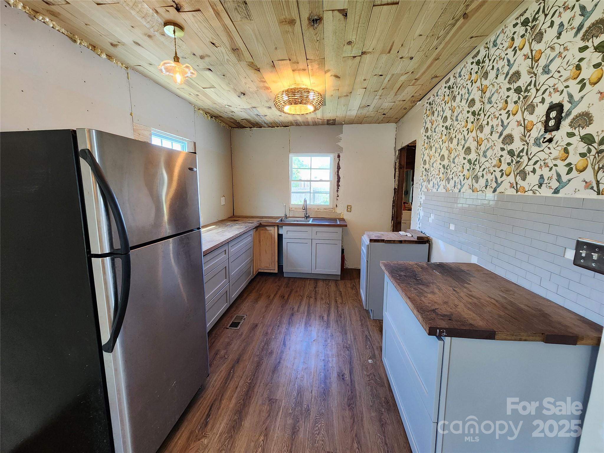 1004 S Ridge Avenue Kannapolis NC 28083