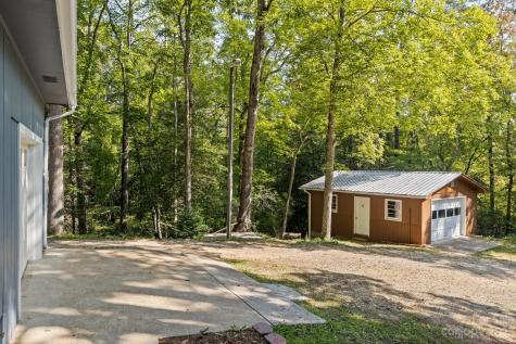 3048 Pine Cove Road Old Fort NC 28762