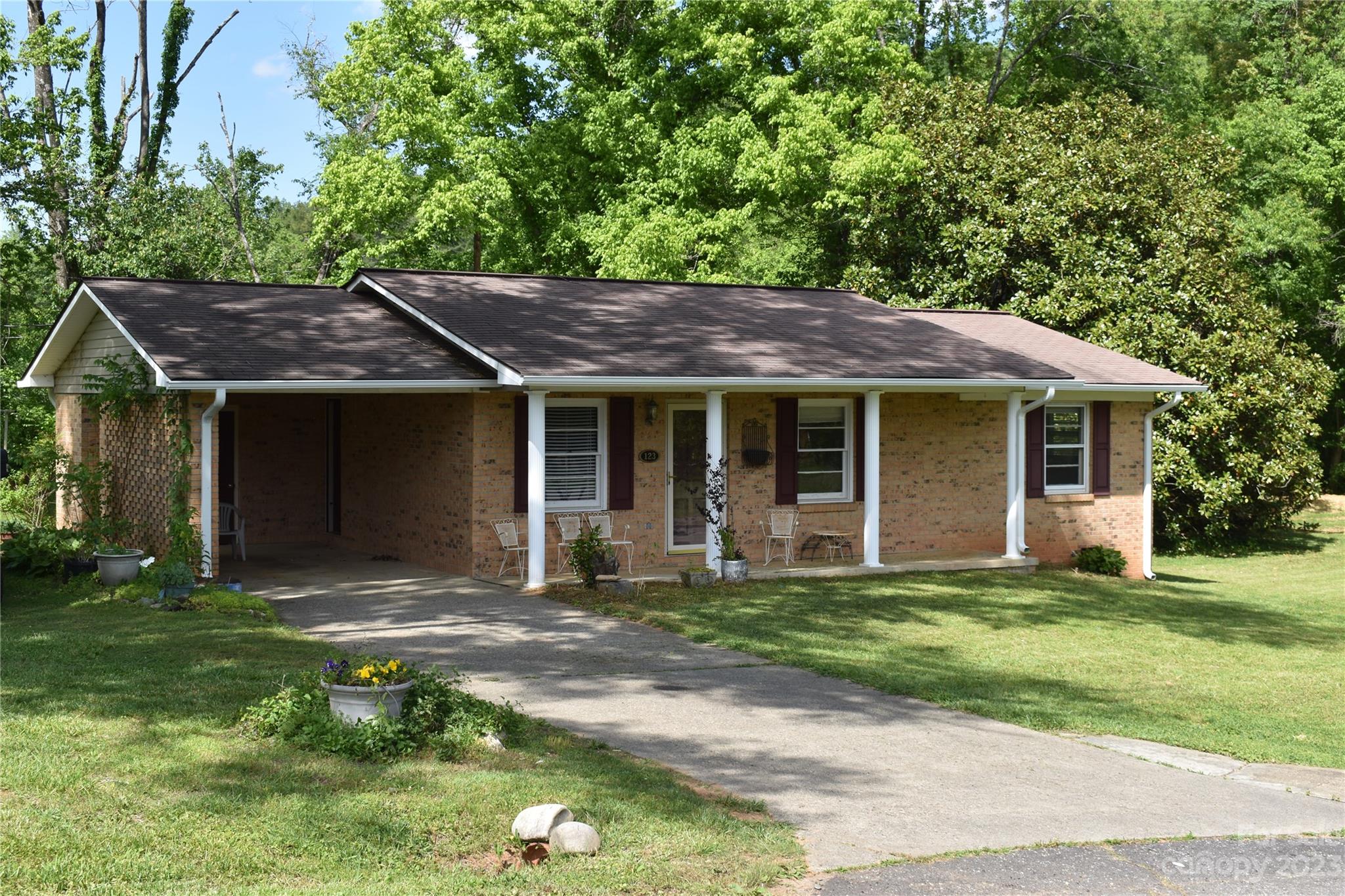 123 Bond Street Marion NC 28752