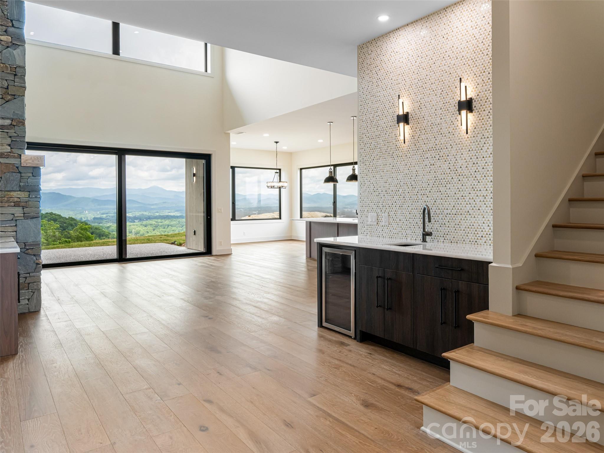 24 S Watchman Drive Hendersonville NC 28791