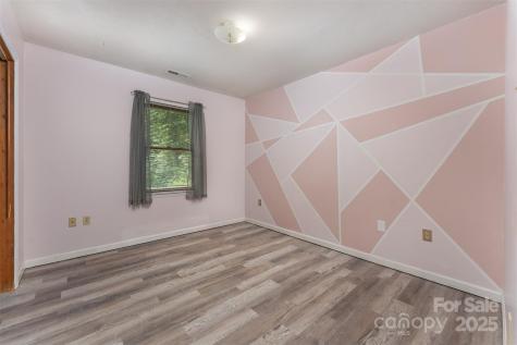 24 Arco Road Asheville NC 28805