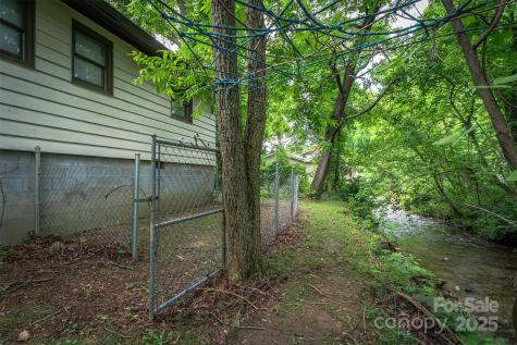 24 Arco Road Asheville NC 28805