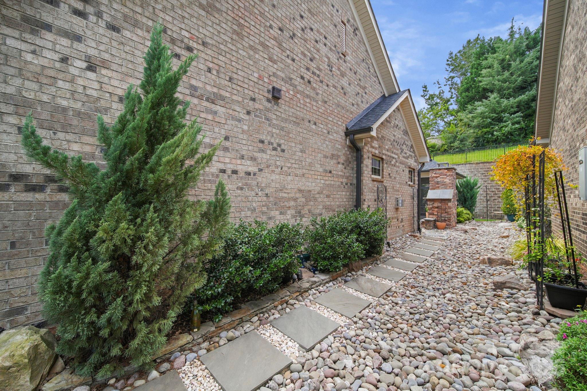 5256 Courtyard Lane Belmont NC 28012