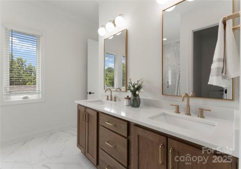 4211 Walker Road Charlotte NC 28211