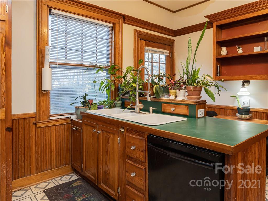 123 W Chestnut Street Asheville NC 28801