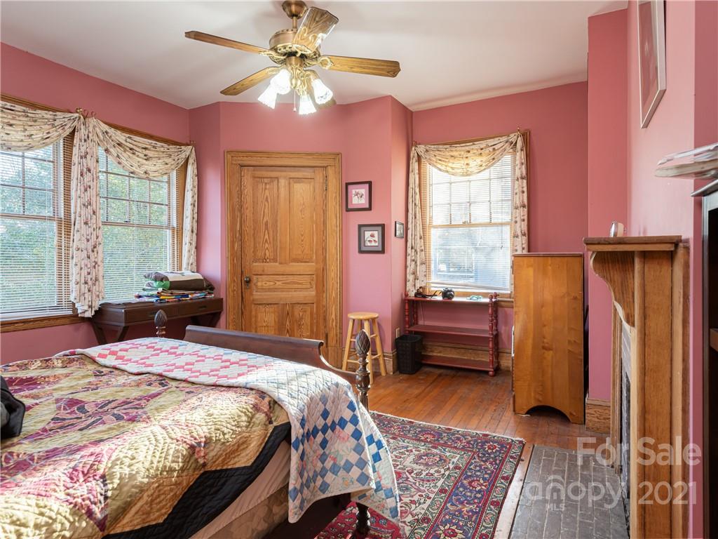 123 W Chestnut Street Asheville NC 28801