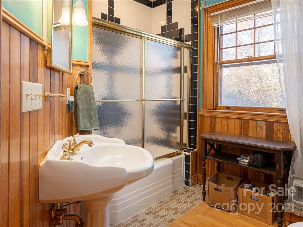 123 W Chestnut Street Asheville NC 28801