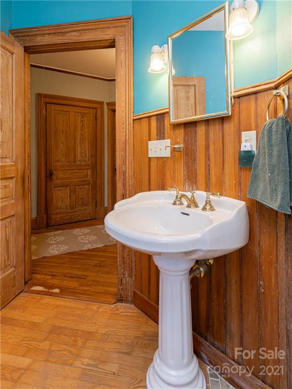 123 W Chestnut Street Asheville NC 28801