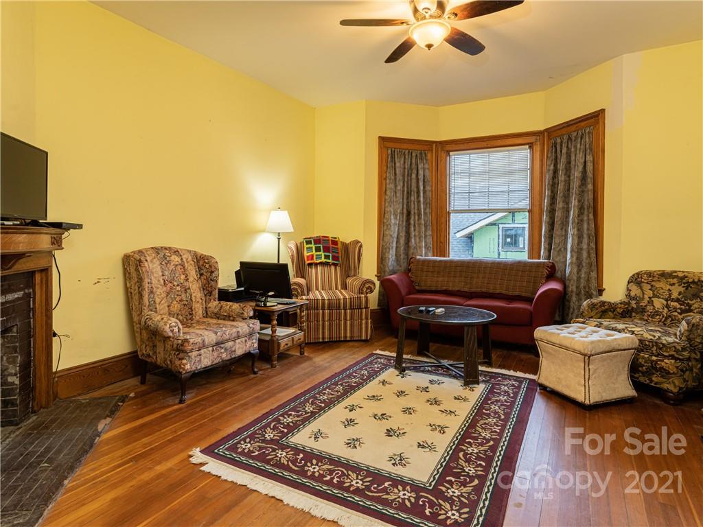 123 W Chestnut Street Asheville NC 28801