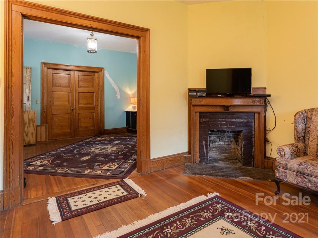 123 W Chestnut Street Asheville NC 28801