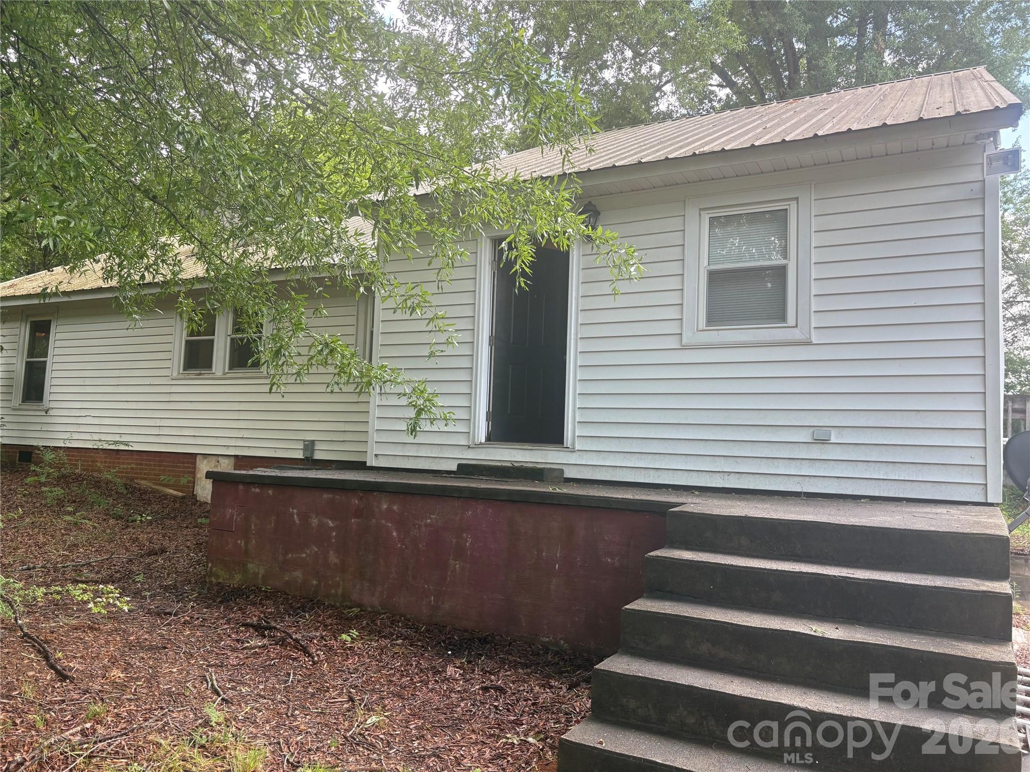3880 Love Road Claremont NC 28610