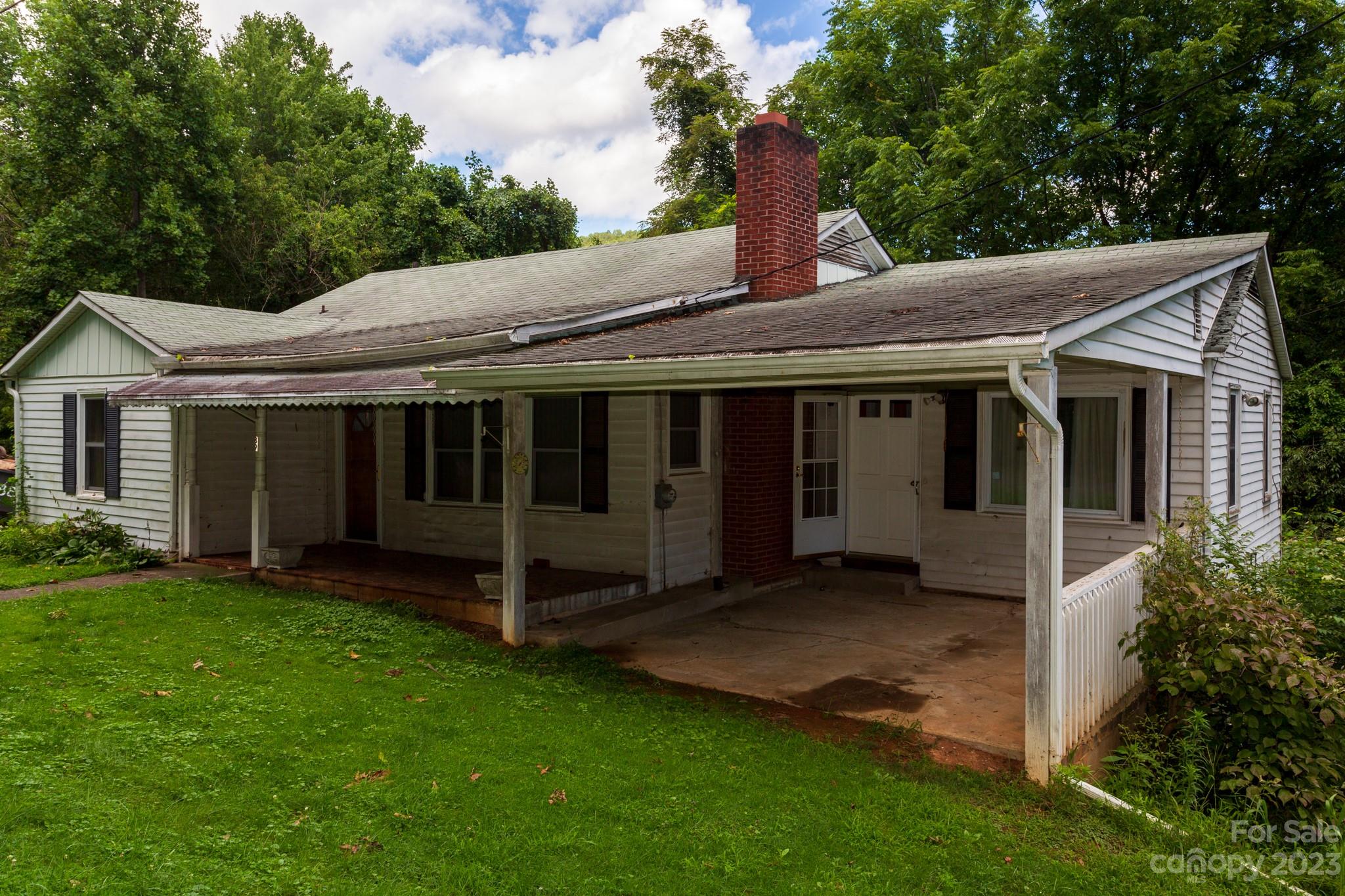 89 Grassy View Road Candler NC 28715