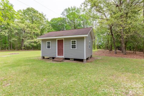 1224 Loop Road Hookerton NC 28538